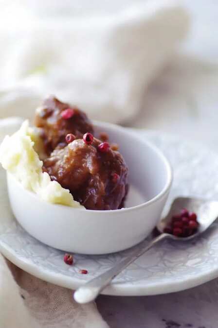 Red Wine Beef With Pink Peppercorns
