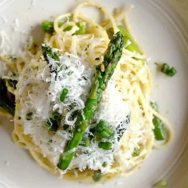 How to make Scallion And Ginger Pesto Pasta With Asparagus Recipe