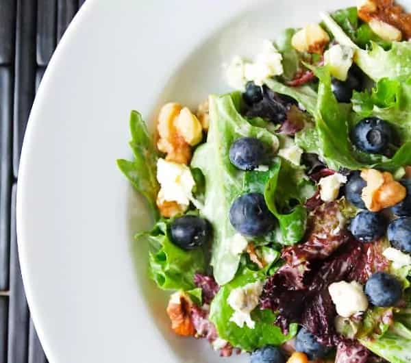 How to make Simple Salad With Blueberries, Blue Cheese And Walnuts Recipe