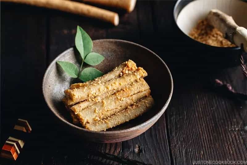 How to make Pounded Burdock Root With Sesame Sauce Recipe