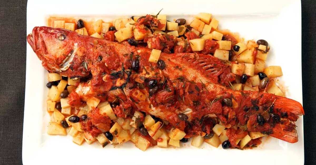 How to make Baked Whole Coral Trout With Potato And Tomato Recipe