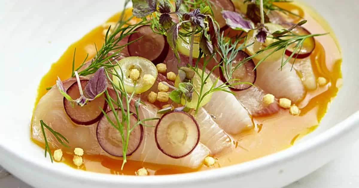 How to make Hiramasa Kingfish Sashimi With Turmeric, Grapes And Dill Recipe