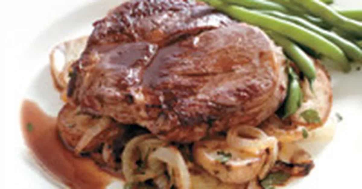 How to make Steak With Red Wine Sauce And Lyonnaise Potatoes Recipe