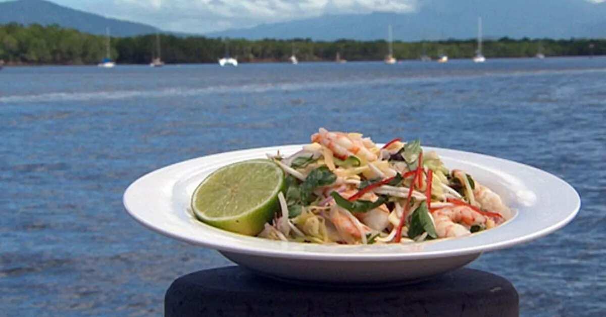 How to make Vietnamese Prawn & Papaya Salad Recipe