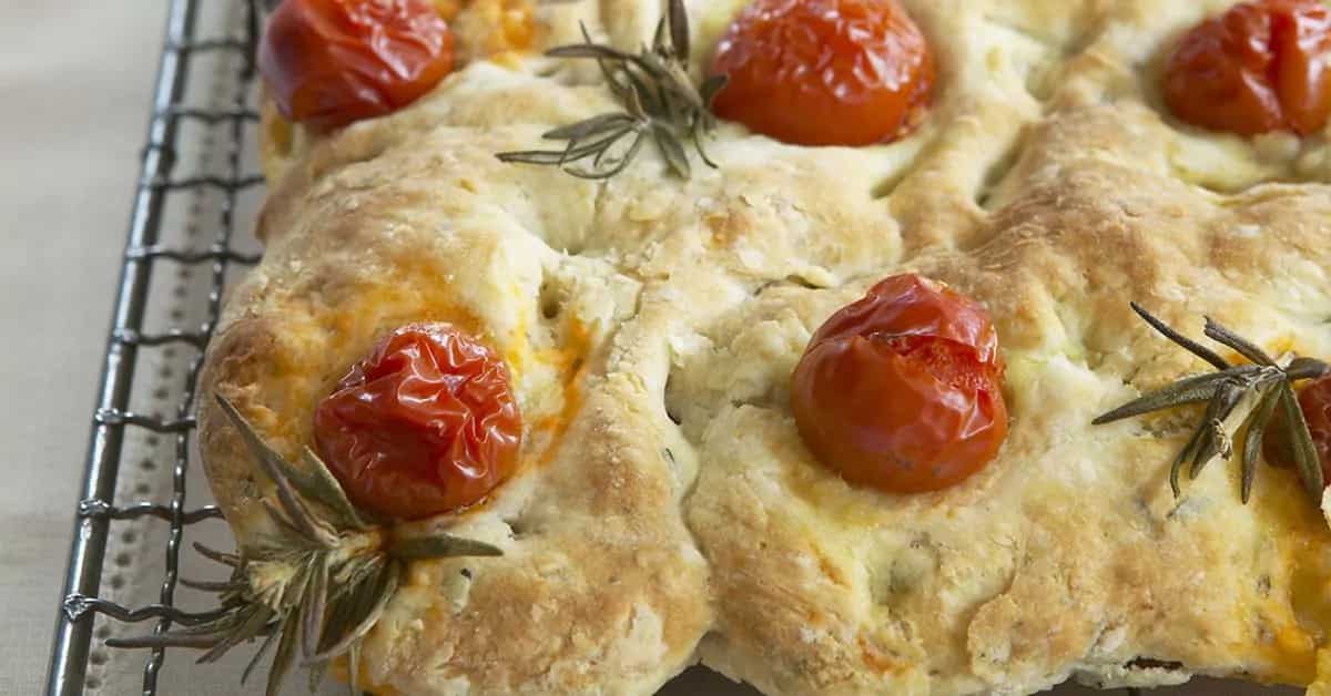 How to make Walnut And Tomato Flat Bread Recipe