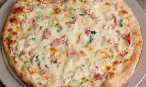 Chicken Cordon Bleu Pizza