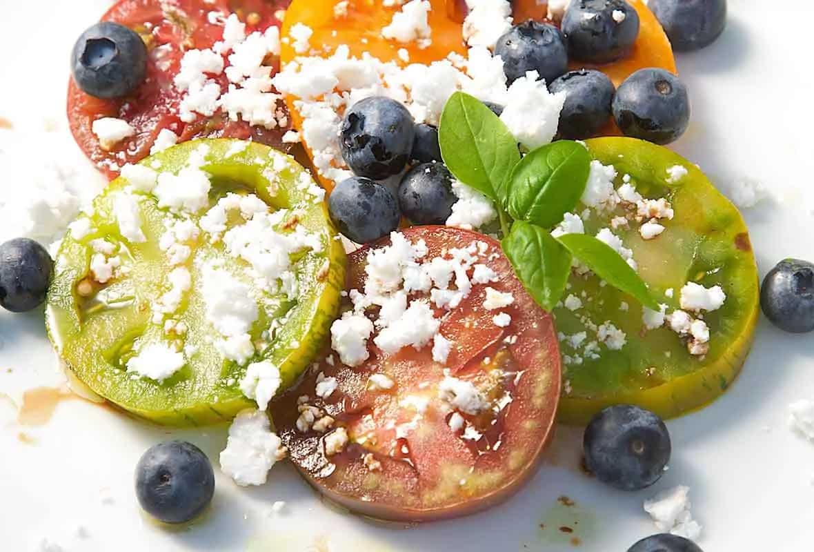 How to make Blueberry And Tomato Salad Recipe