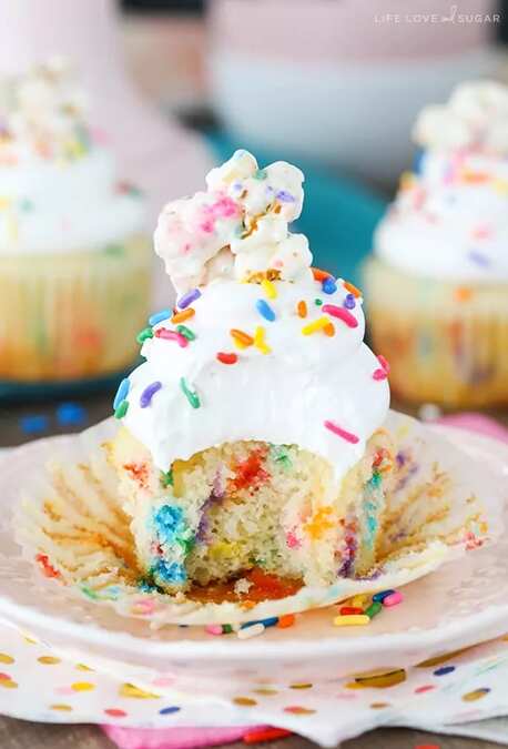 Funfetti Popcorn Marshmallow Treat Cupcakes