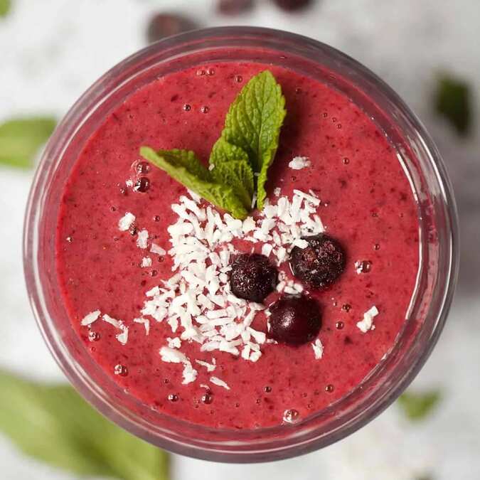 Blackcurrant Smoothie with Mango & Mint