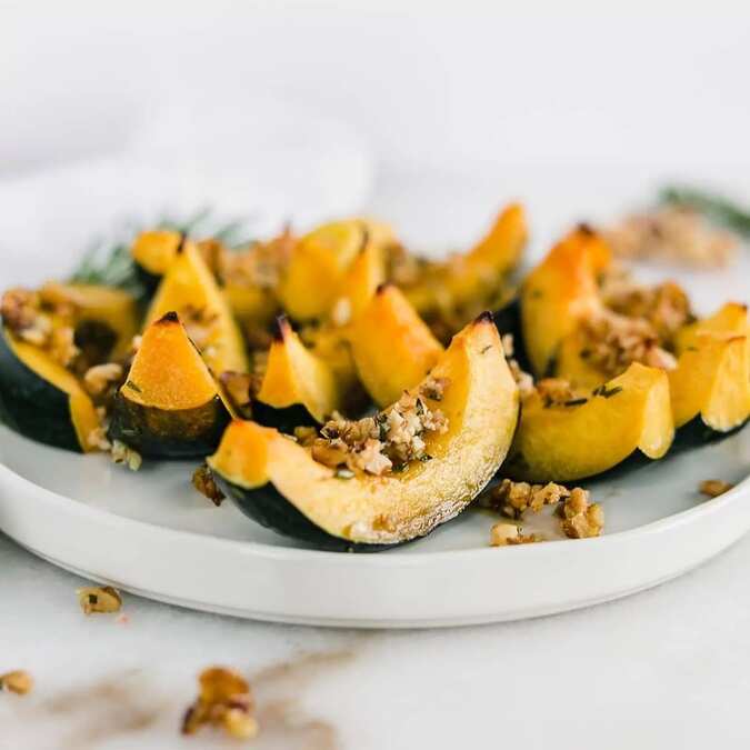 Maple Rosemary Roasted Acorn Squash