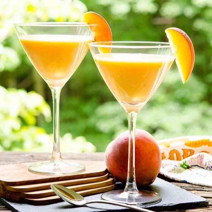 How to make Peaches And Cream Martini Recipe
