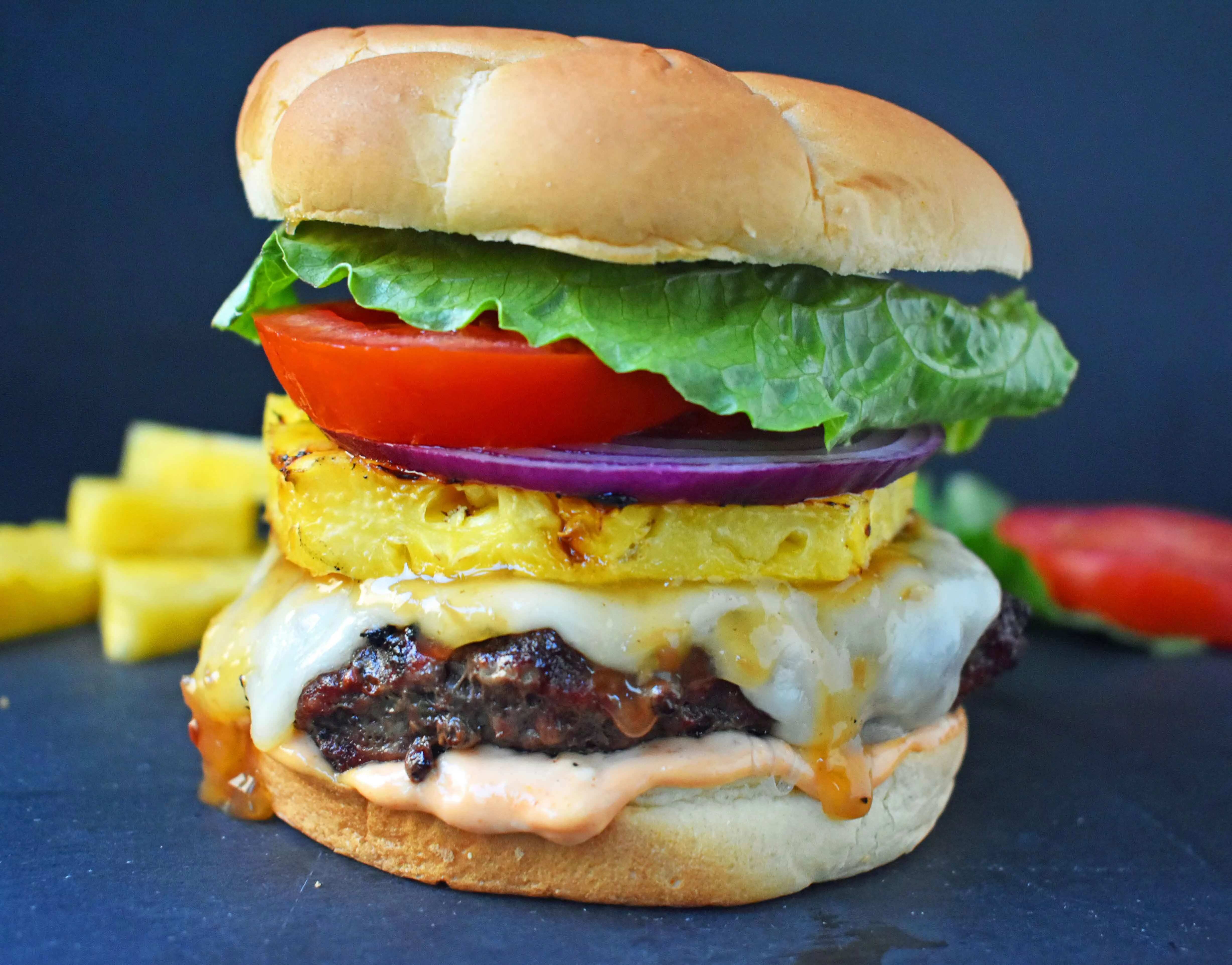 https://images.slurrp.com/prod/recipe_images/modern-honey/sweet-and-spicy-hawaiian-burger-1648226315_3R0W8SN84A3GLV1093QJ.webp