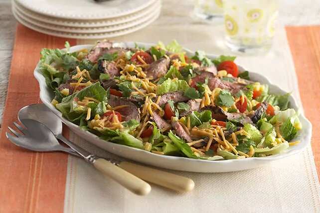 Steak Salad With Corn & Tomatoes