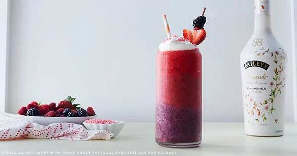 Baileys Almande Unicorn Smoothie