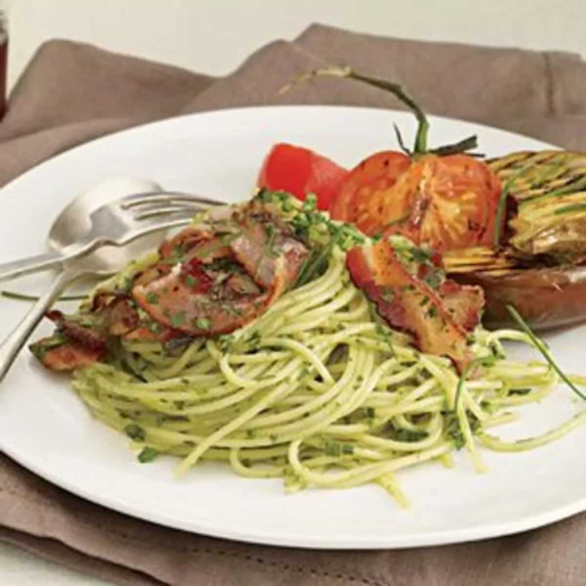 How to make Summer Herb Spaghetti With Crumbled Bacon Recipe