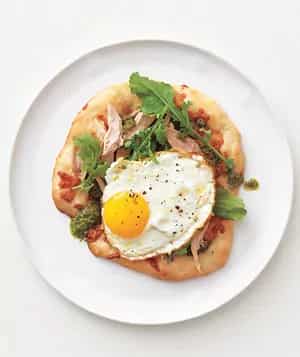 How to make Chicken, Pesto, And Fried Egg Pizza Recipe