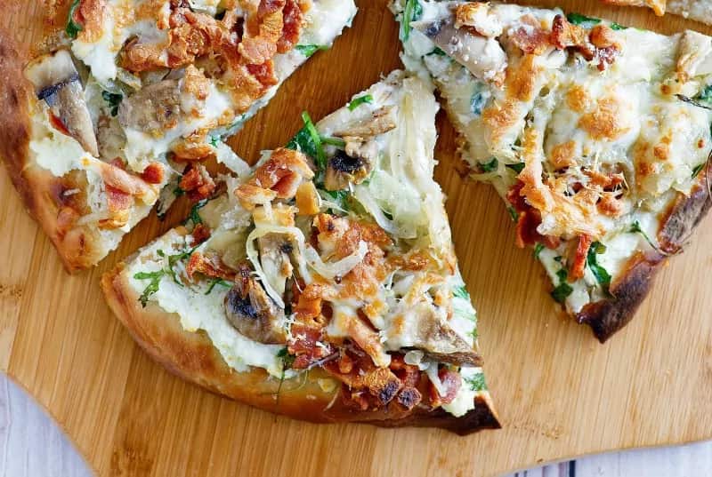 How to make White Pizza With Arugula Bacon And Mushrooms Recipe