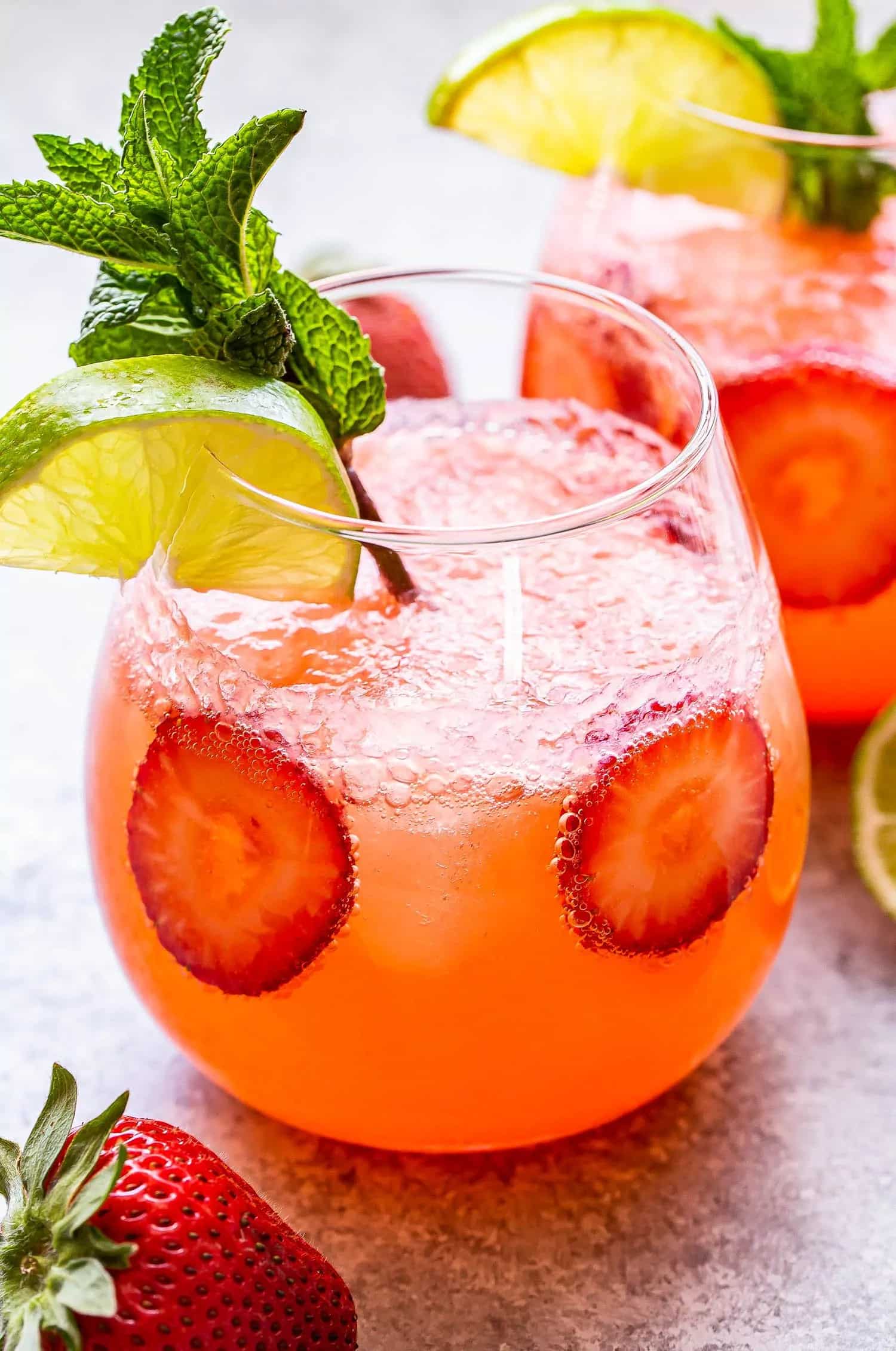 How to make Strawberry Lime Vodka Smash Recipe