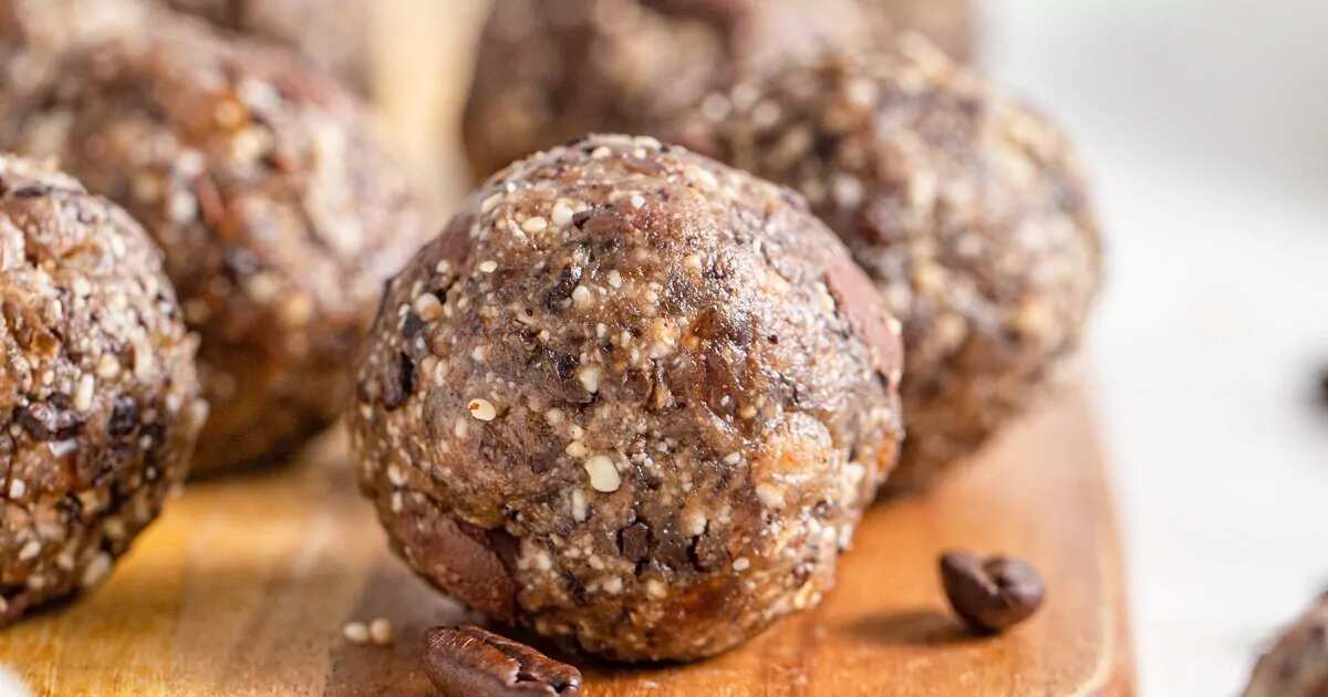 How to make No Bake Chocolate Coffee Energy Bites Recipe