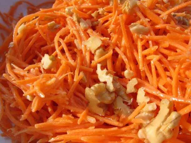 How to make Simple Carrot Salad With Mustard And Walnuts Recipe