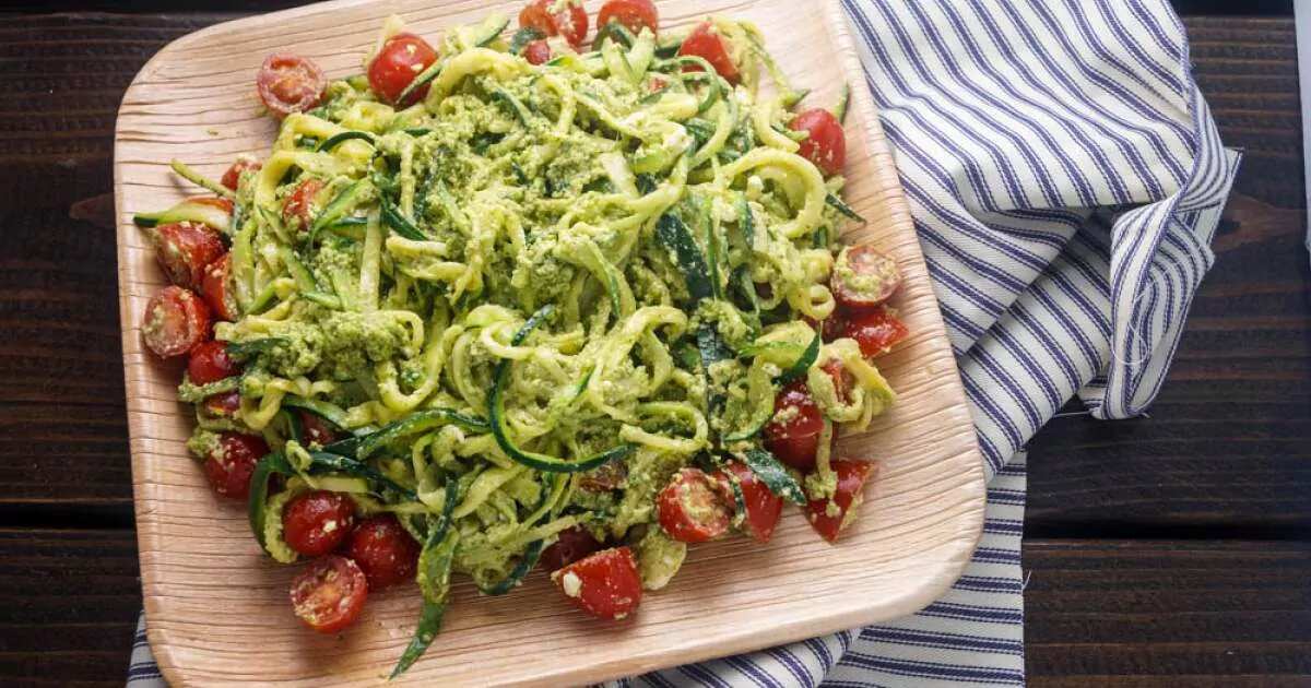 How to make Spinach Pesto Zoodles With Cherry Tomatoes Recipe