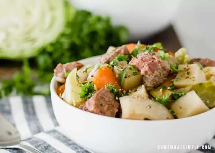 Slow Cooker Corned Beef And Cabbage