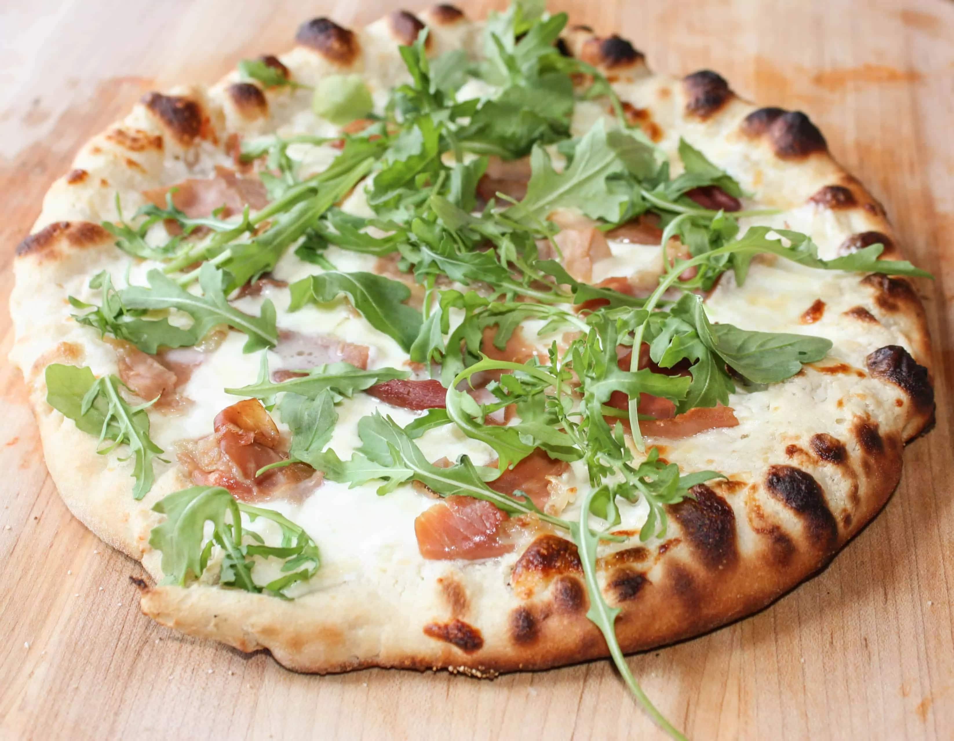 How to make Garlic Bechamel Prosciutto Pizza Recipe