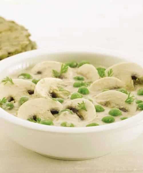 How to make Mushroom And Green Peas Curry Recipe