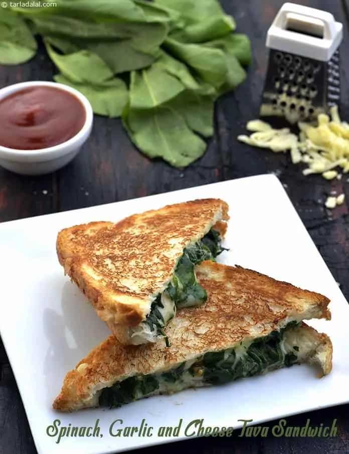 How to make Spinach, Garlic And Cheese Tava Sandwich Recipe