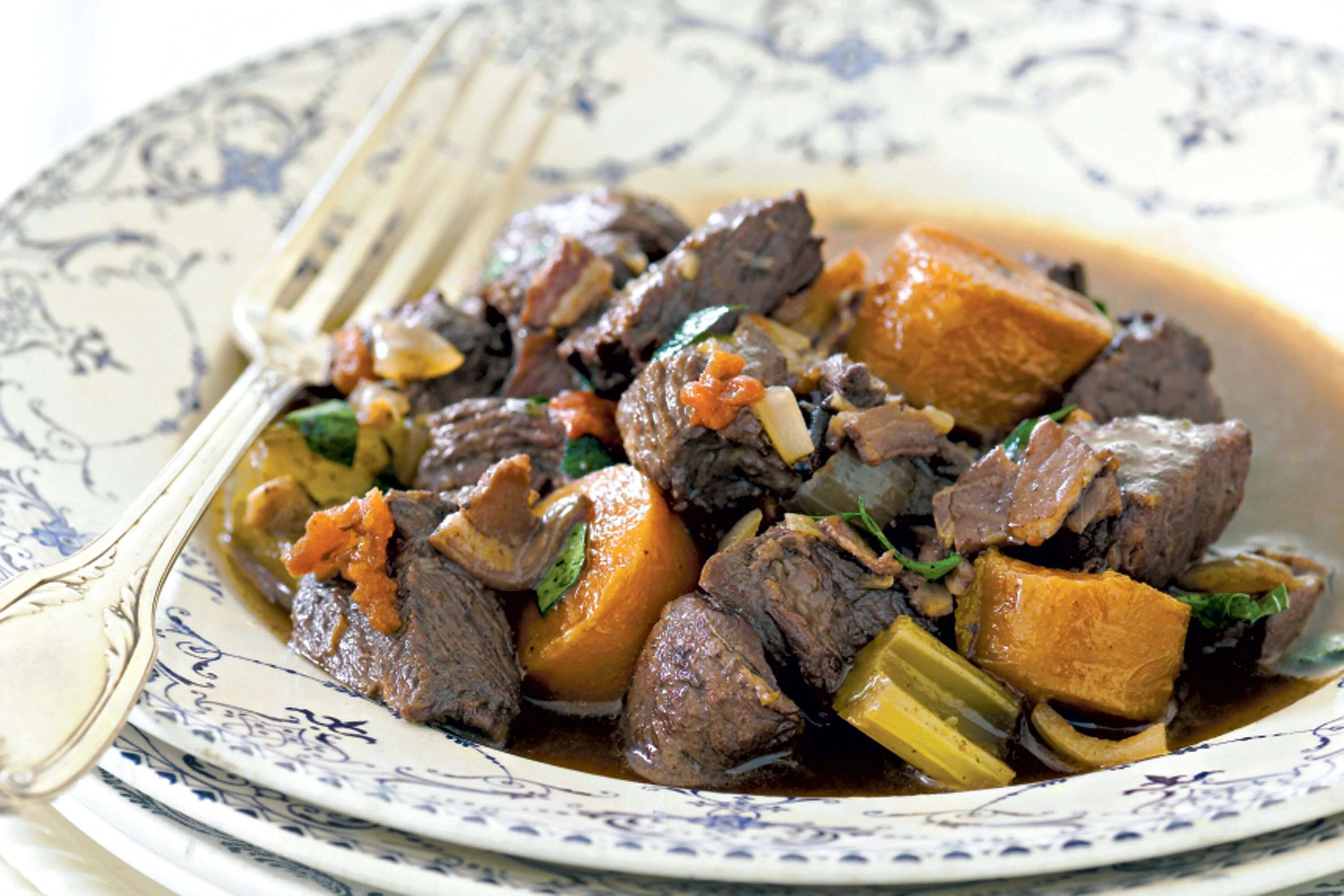How to make Boeuf En Daube (beef Braised In Red Wine) Recipe