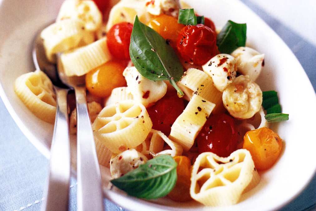 Cheese And Tomato Pasta