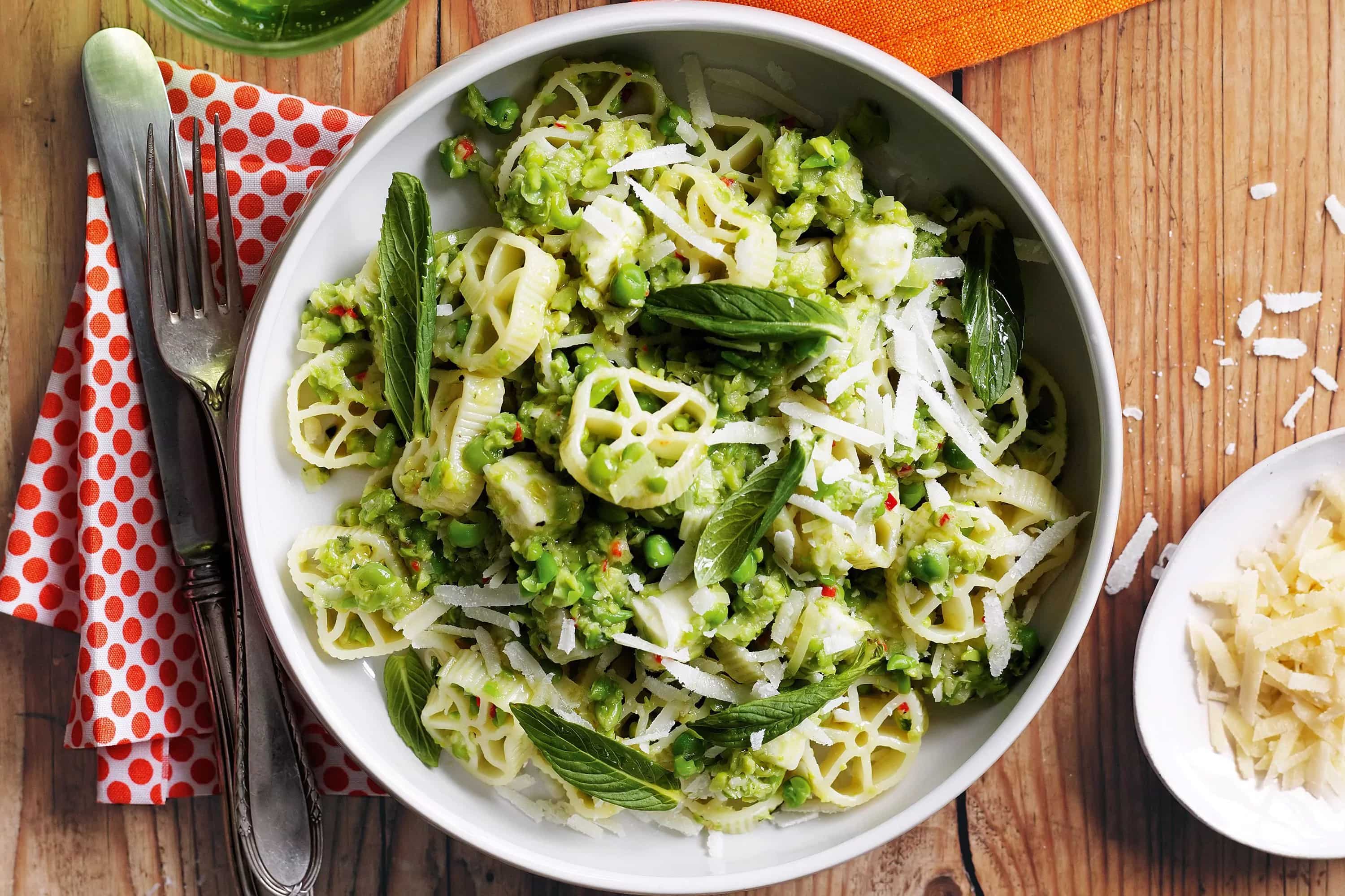 How to make Pea Mozzarella And Mint Pasta Recipe