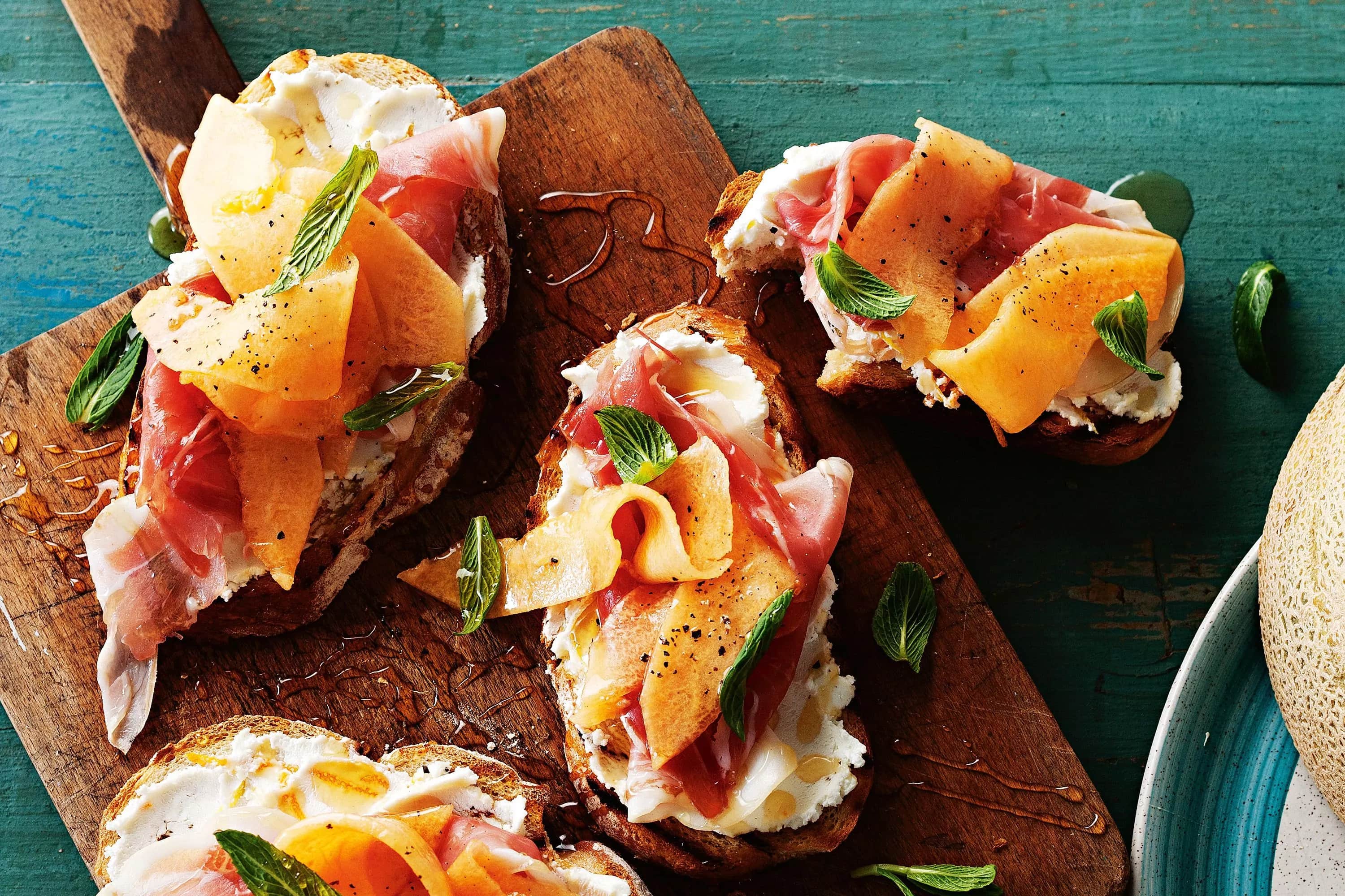 How to make Rockmelon Bruschetta With Goat's Cheese And Prosciutto Recipe