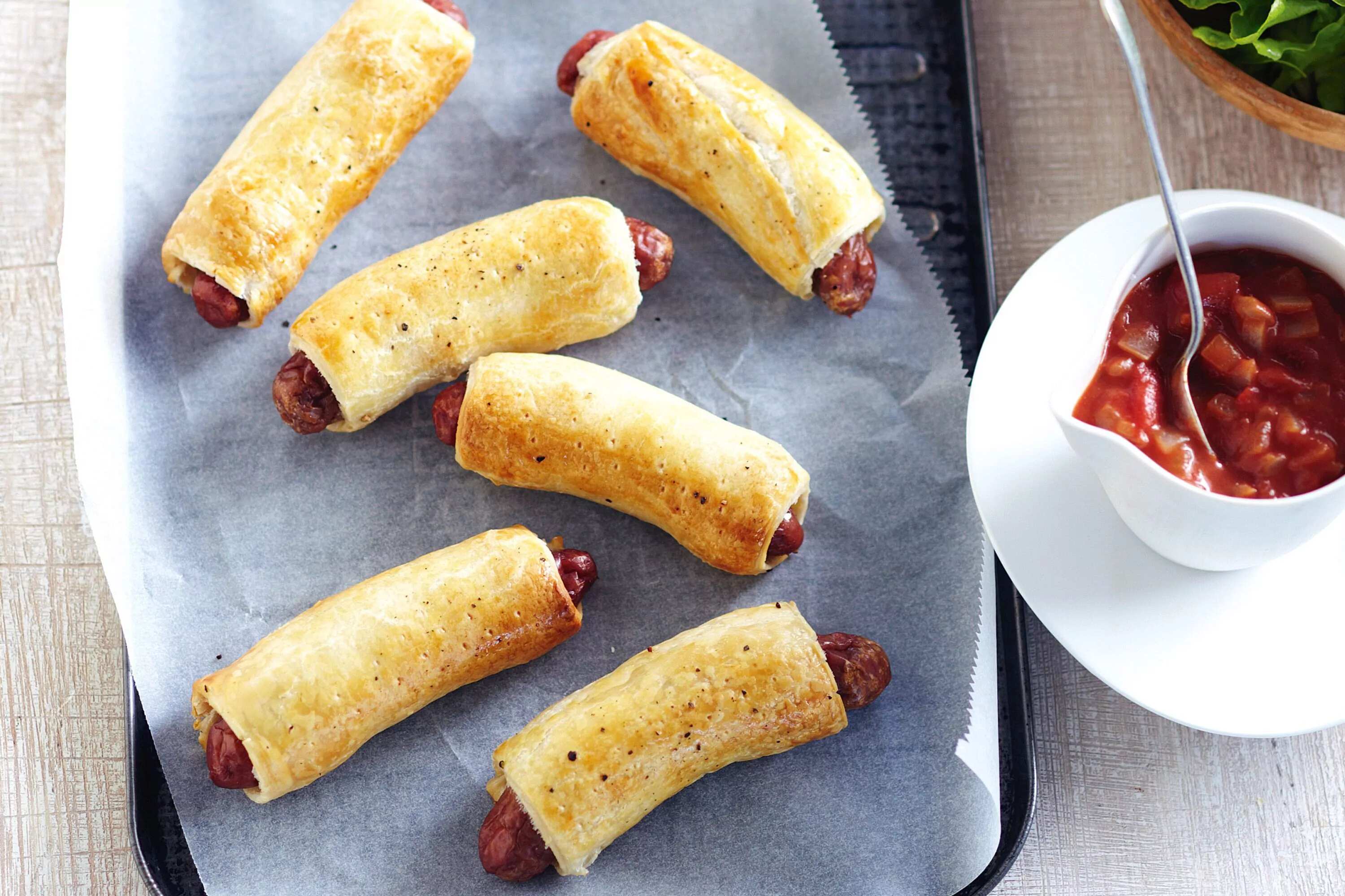 How to make Speedy Sausage Rolls With Tomato Sauce Recipe