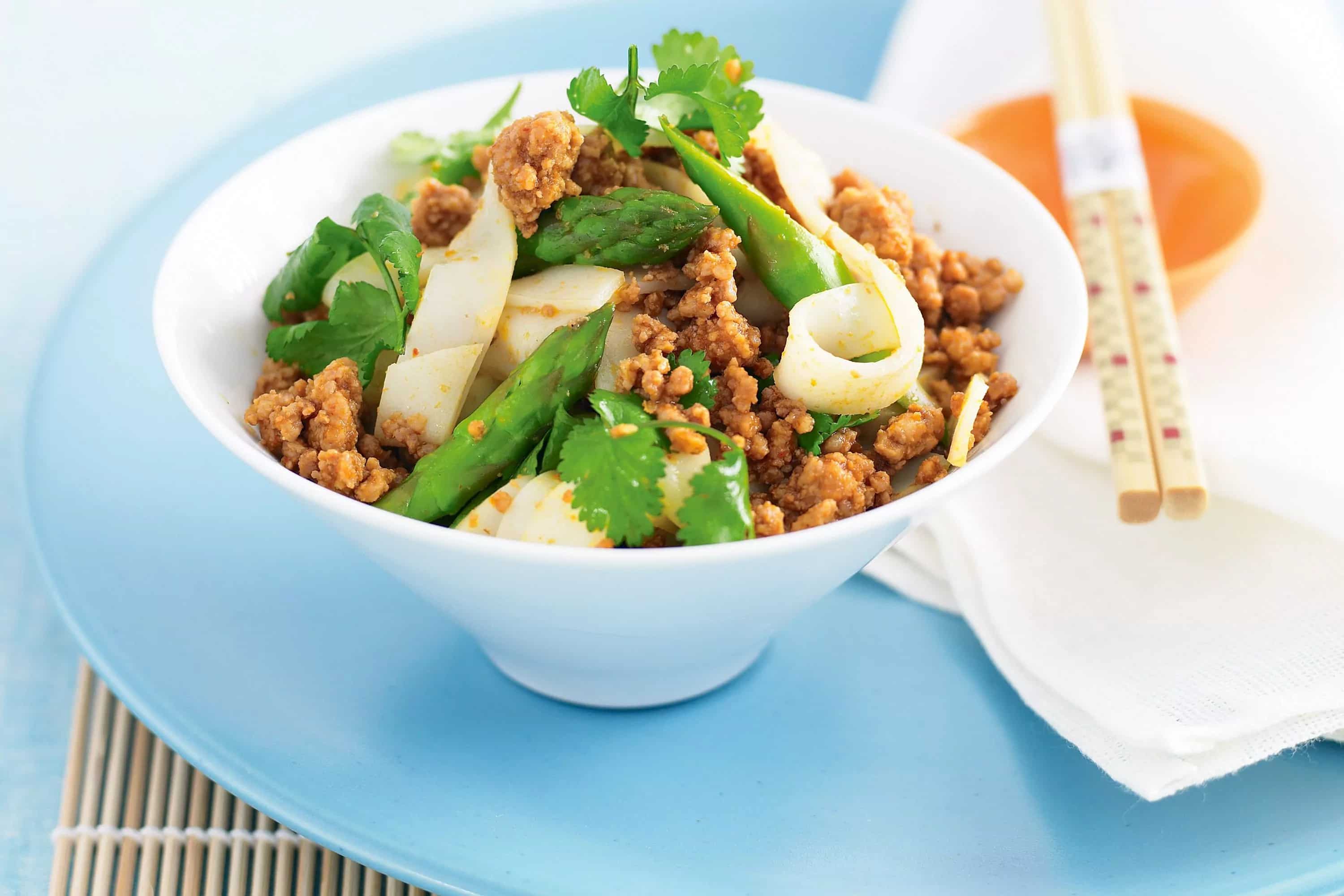 How to make Spicy Pork With Asparagus And Noodles Recipe