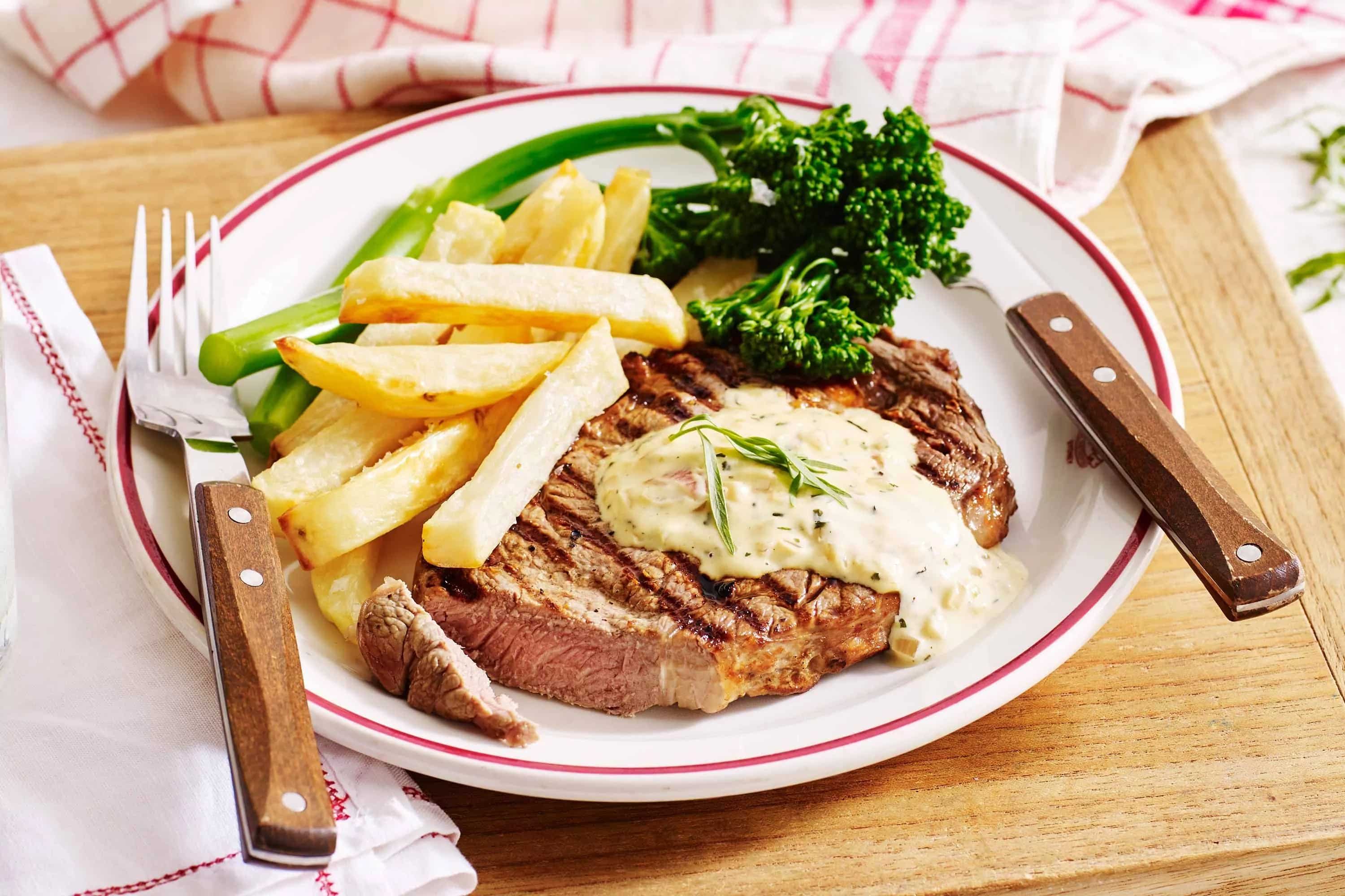 How to make Steak With Tarragon Cream Sauce And Chips Recipe