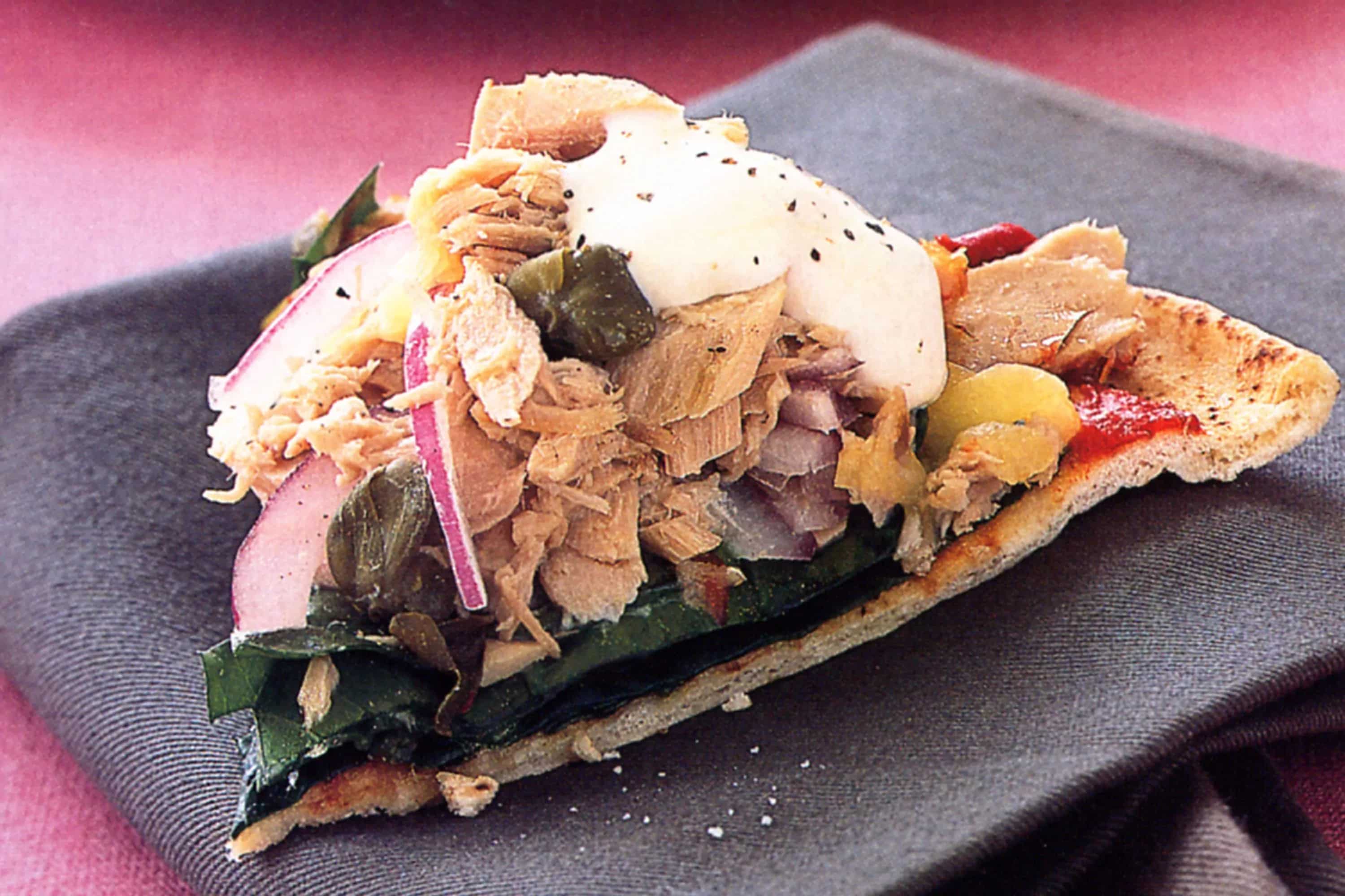 How to make Tuna & Red Onion Pizza Recipe