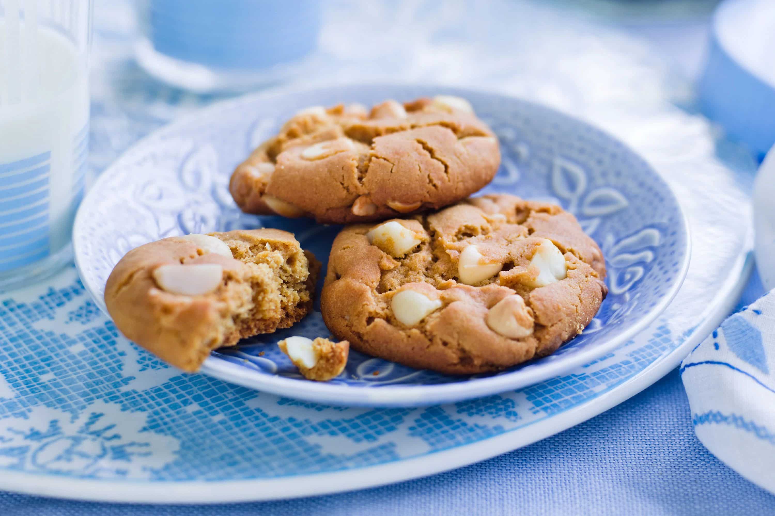 How to make White Chocolate And Macadamia Caramel Cookies Recipe