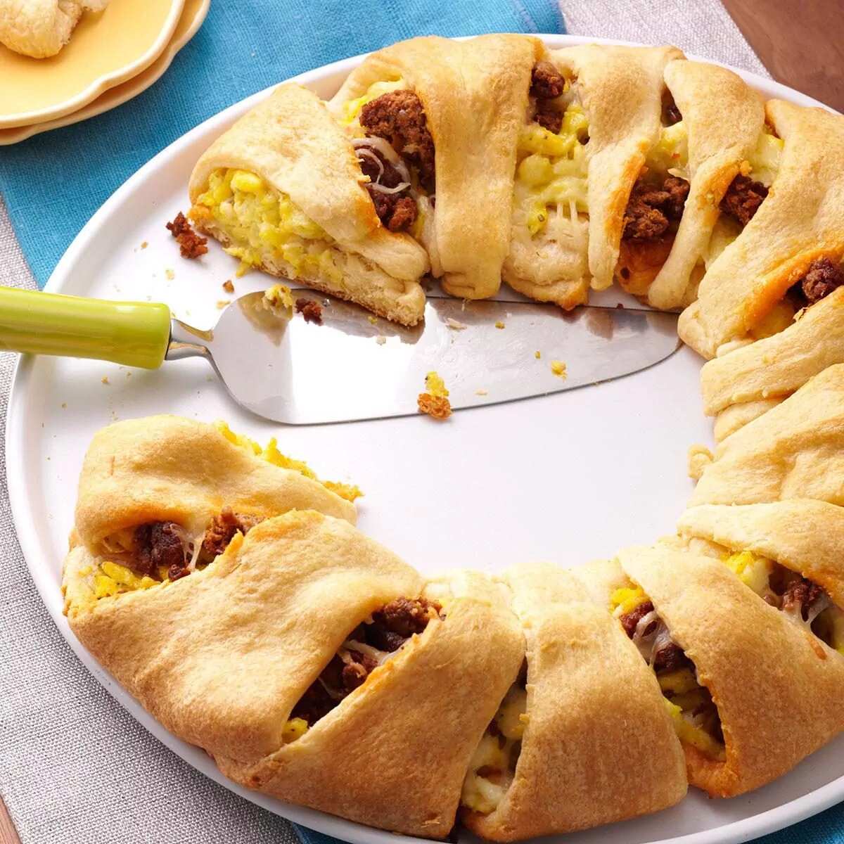 How to make Chorizo & Egg Breakfast Ring Recipe