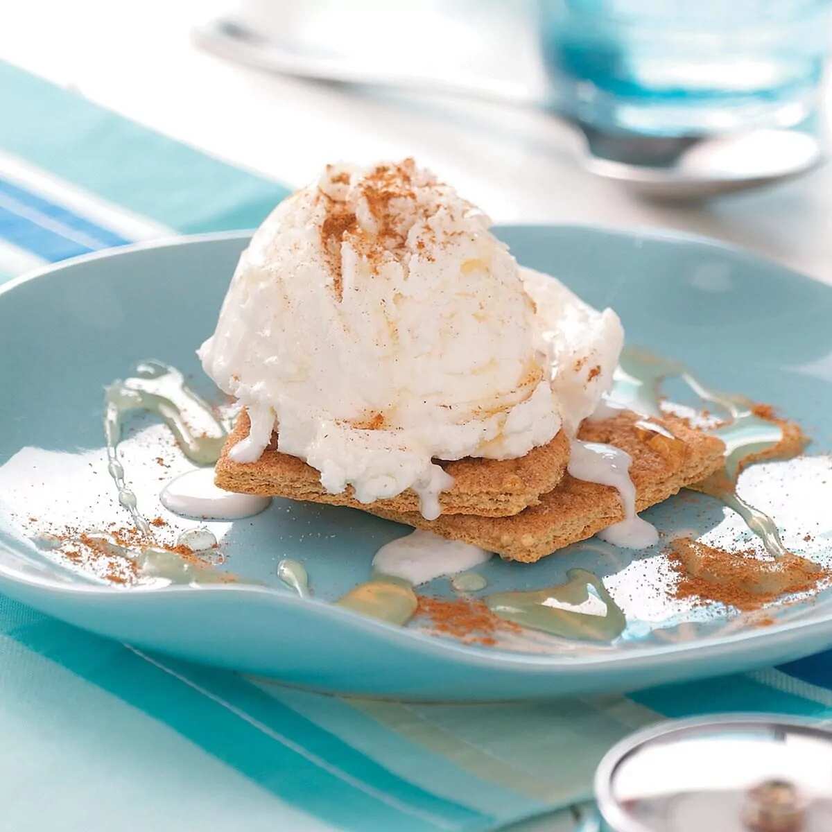 How to make Cinnamon Graham Sundaes Recipe