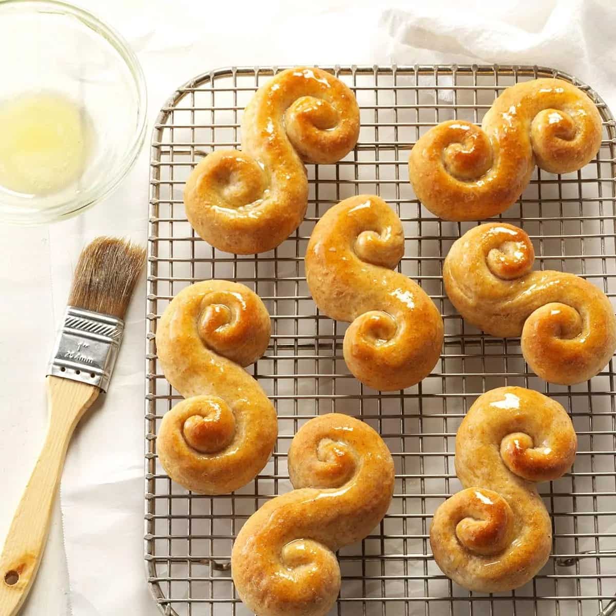 How to make Yogurt Yeast Rolls Recipe