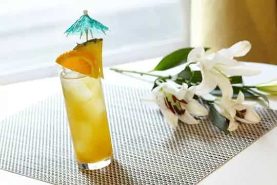 How to make Archers Peach Schnapps & Pineapple Juice Recipe