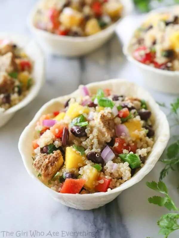 How to make Mango Black Bean Chicken Quinoa Bowls Recipe