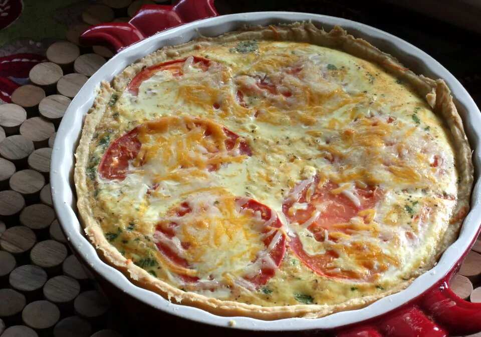 How to make Spicy Sausage And Cheddar Quiche Recipe