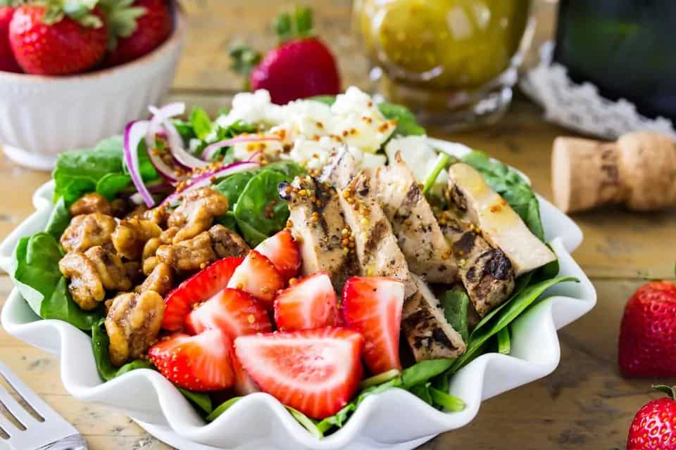 How to make Strawberry Chicken Salad With Champagne Vinaigrette Recipe