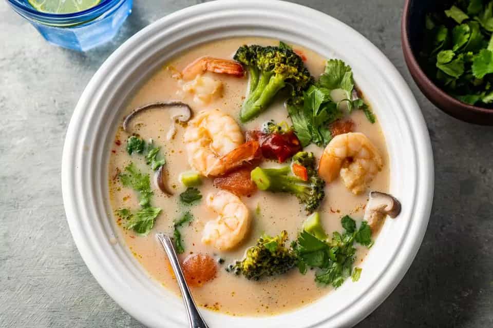 How to make Thai Tom Yum Soup With Coconut Milk Recipe