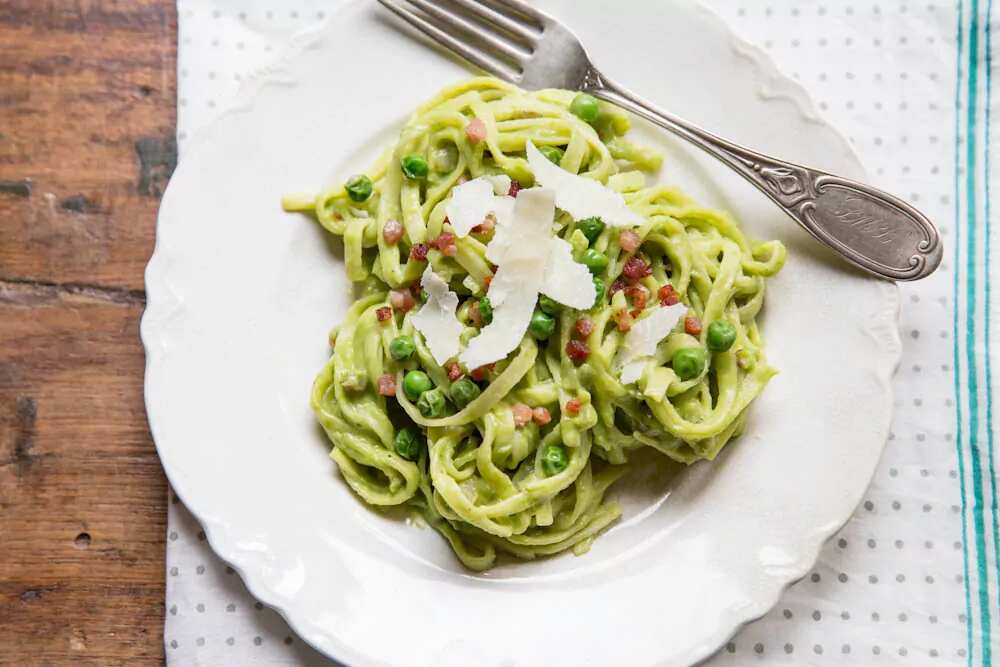 Fresh Pea Carbonara Pasta