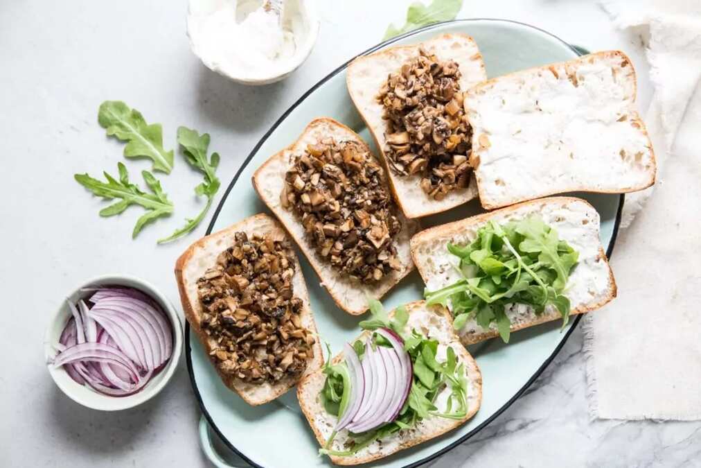 Vegan Mushroom Sloppy Joes