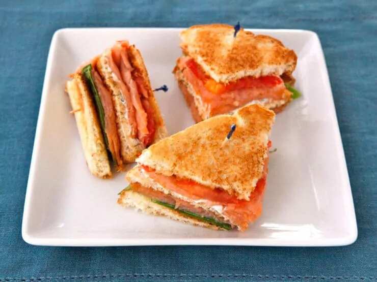 How to make Smoked Salmon Club Sandwich Recipe