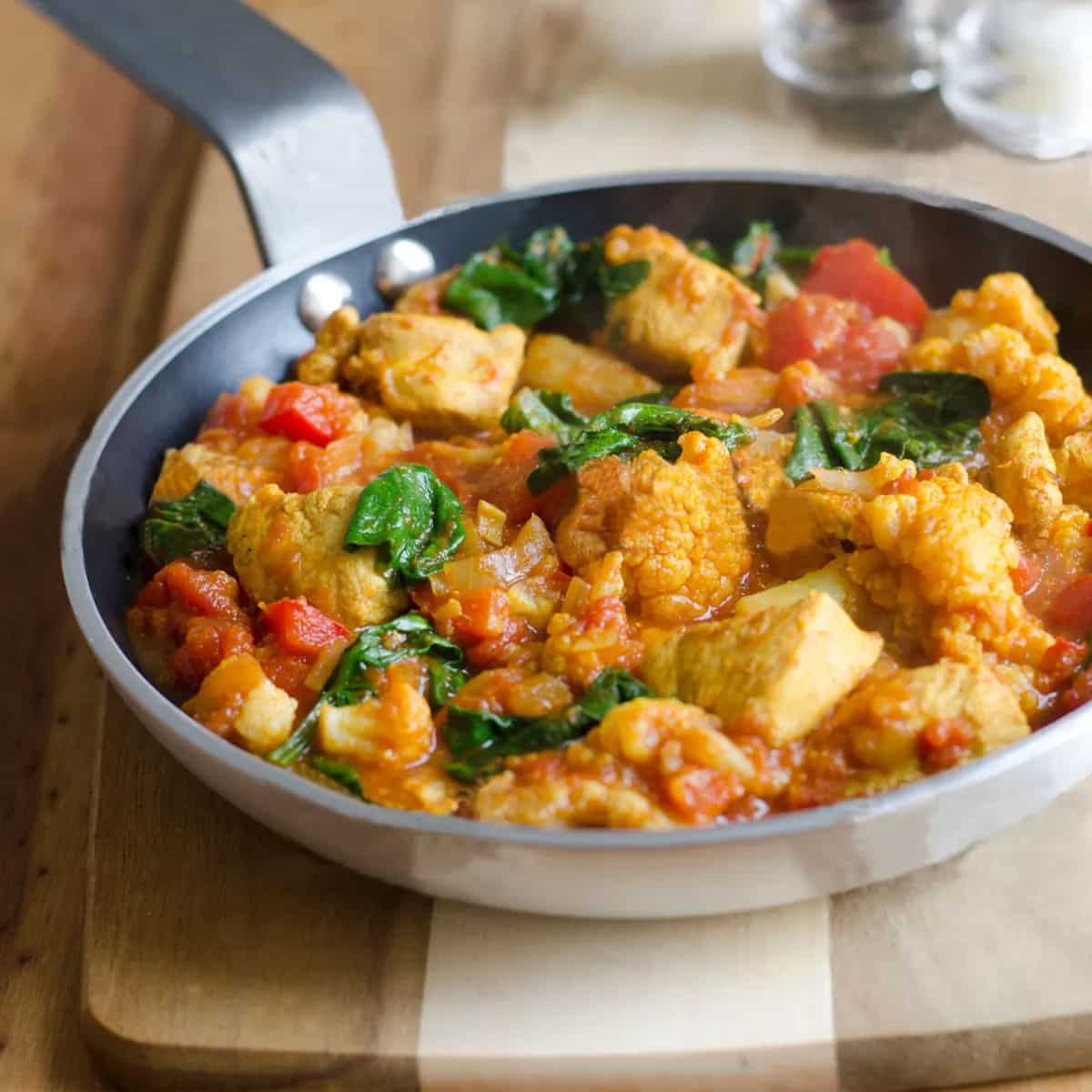 How to make Chicken And Cauliflower Curry Recipe